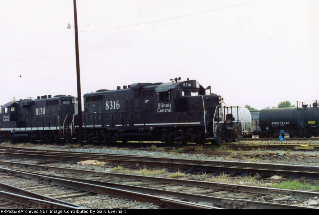 IC GP10 #8316 - Illinois Central